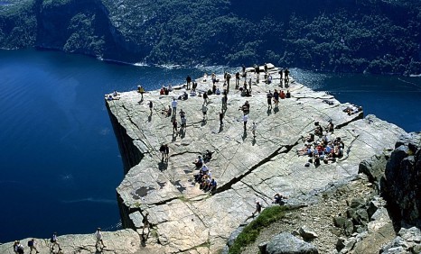 1024px-Preikestolen