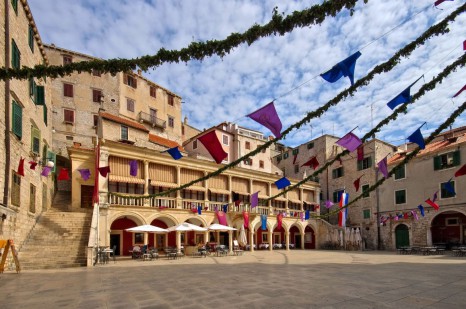 gradska-vijecnica-sibenik-town-hall-sibenik-croatia-3