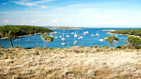 sailing-croatia-portic-bay-kamenjak-1280x720_472x266